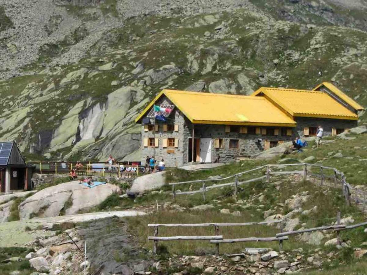 Il Bilocale Della Nonna Villa Locana Ngoại thất bức ảnh